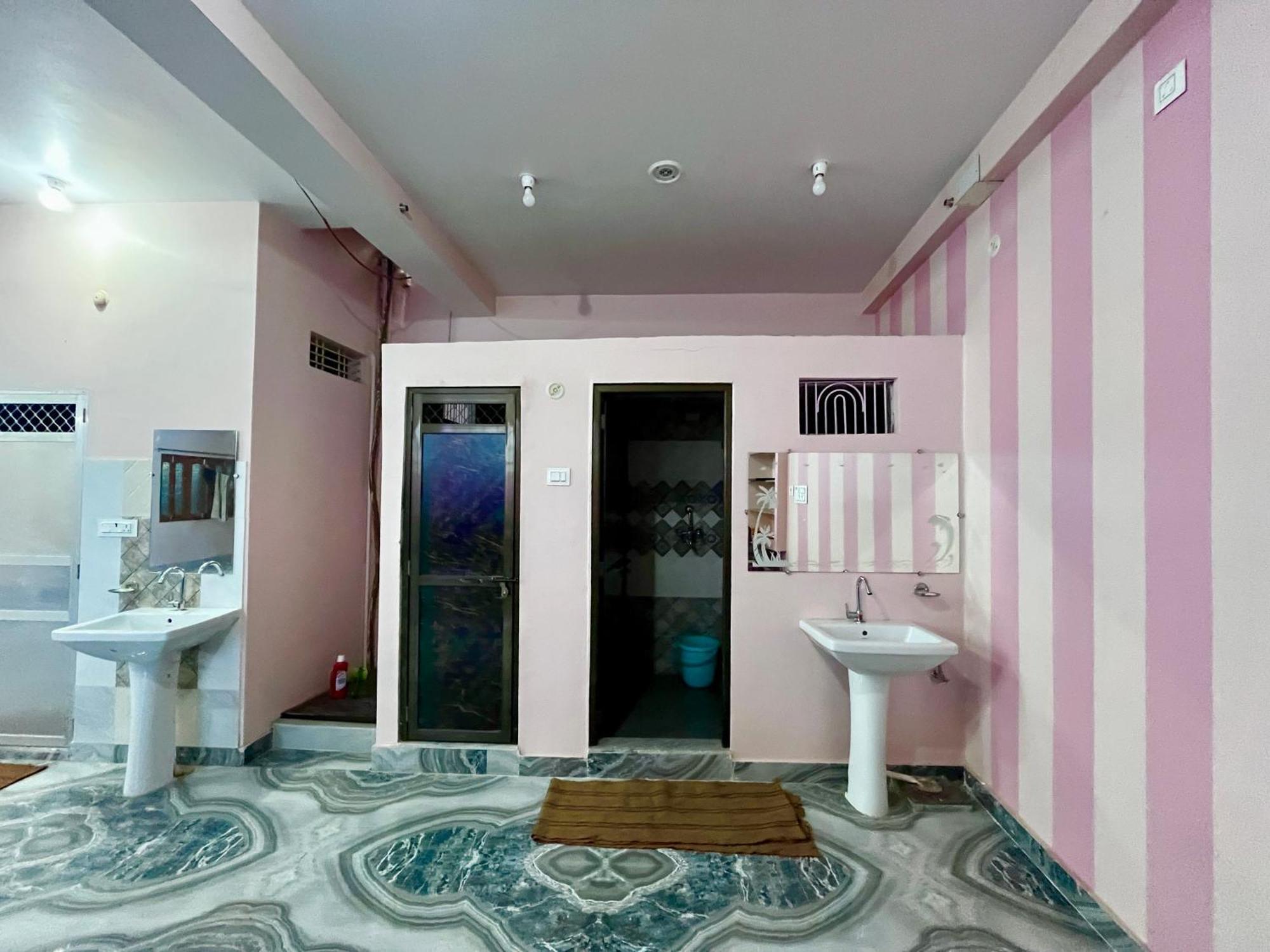 Trilok Residency - Dashashwamedh Βαρανάσι Εξωτερικό φωτογραφία